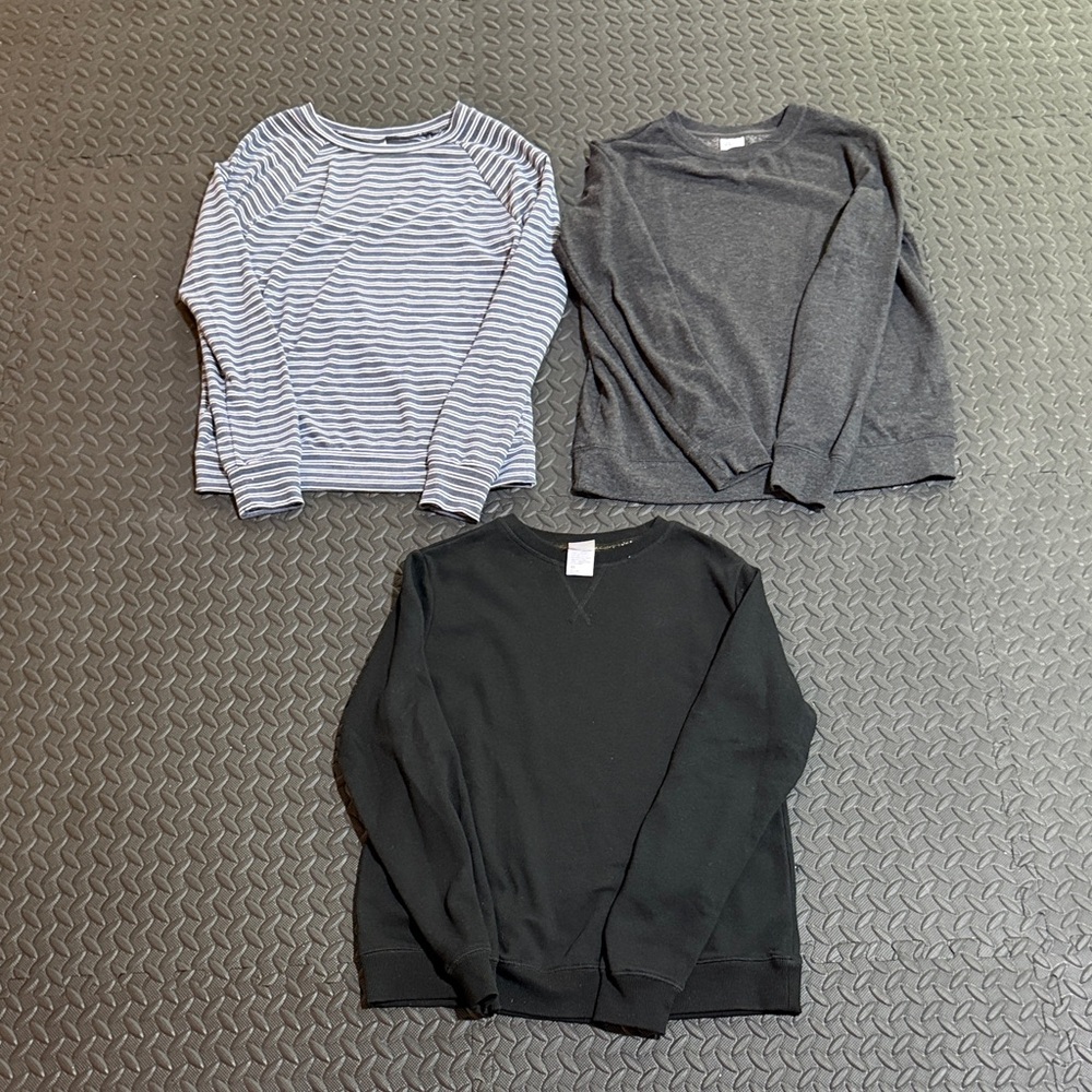 Stars Above and Gap Body Women’s Long Sleeve Crewneck Bundle XS